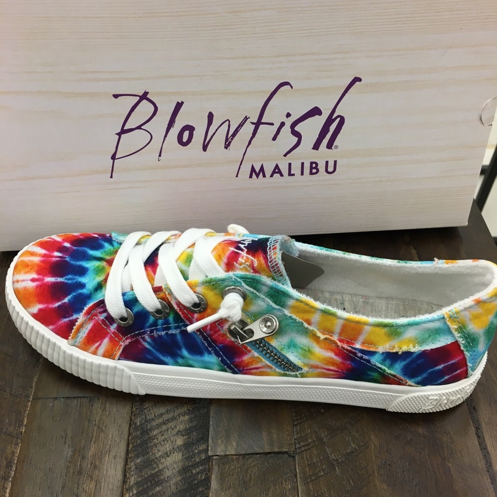 💚Super cute Tye Dye Blowfish Sneakers ❤️ - Picture 2 of 7